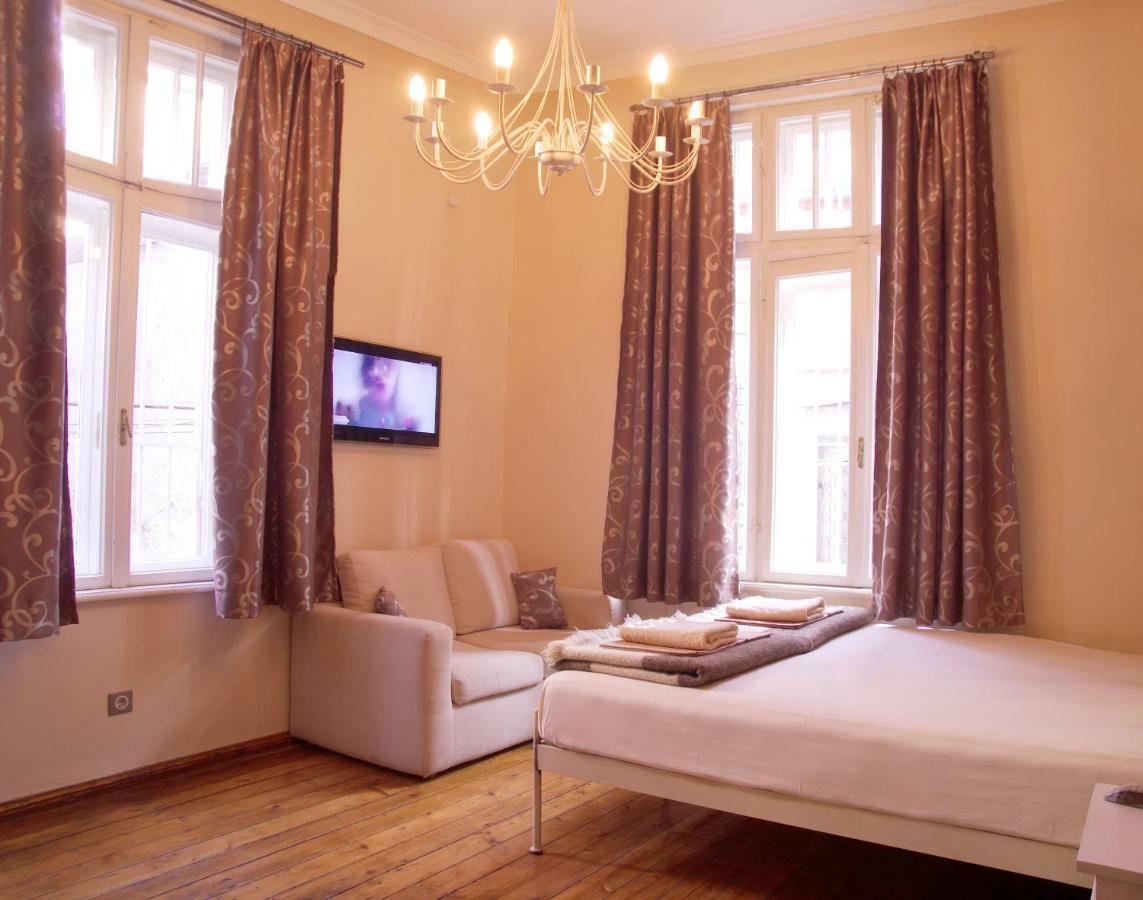 Interhost Guest rooms&apartments Sofia Buitenkant foto